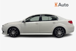 valkoinen Subaru Legacy 2010 kuva 5.