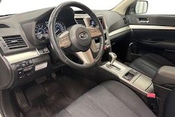 valkoinen Subaru Legacy 2010 kuva 6.