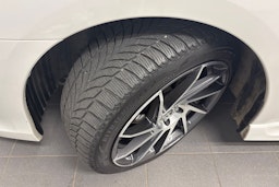 valkoinen Subaru Legacy 2010 kuva 10.