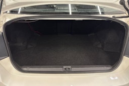 valkoinen Subaru Legacy 2010 kuva 12.