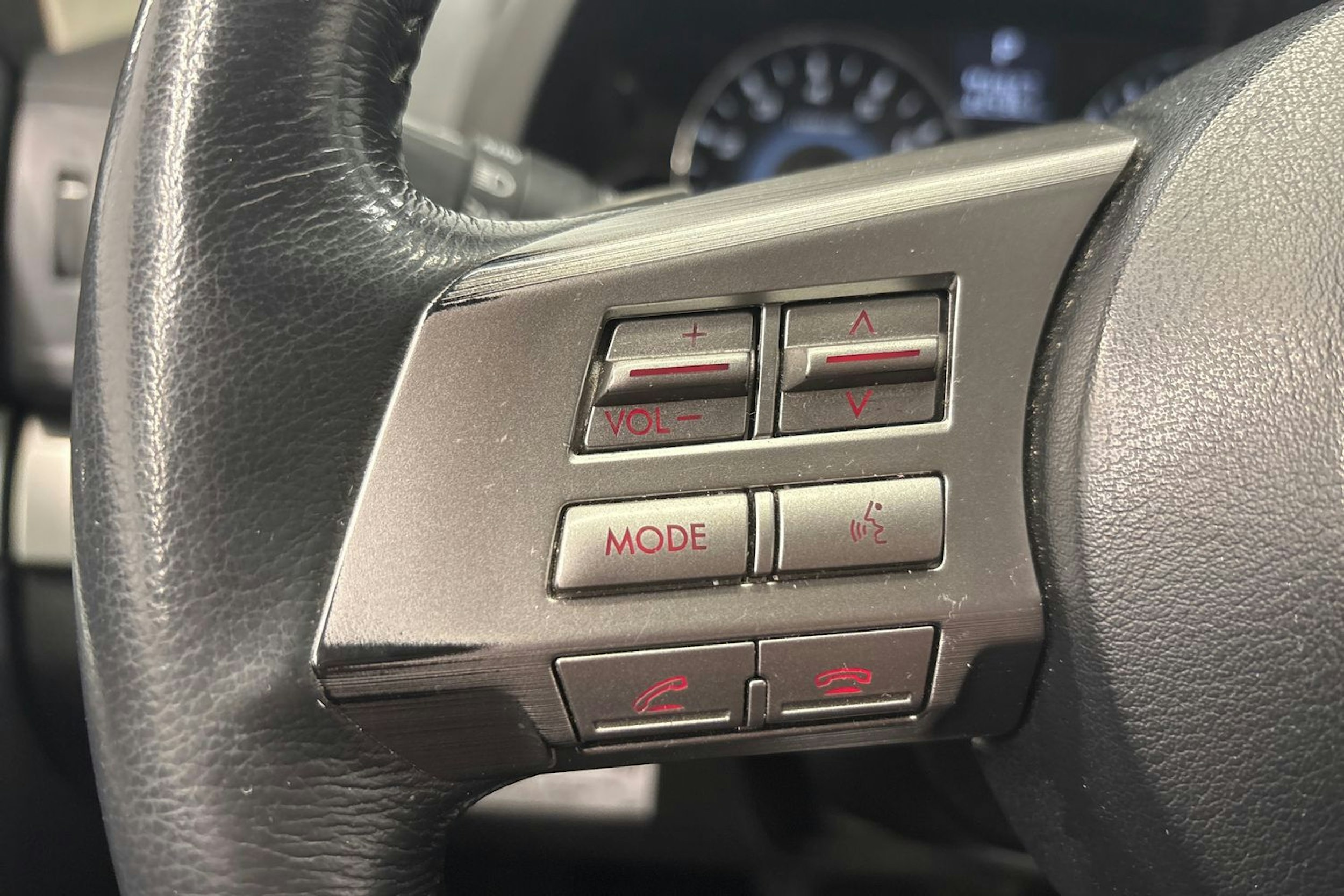 valkoinen Subaru Legacy 2010 kuva 15.