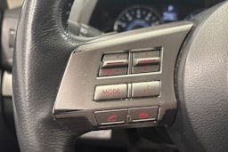 valkoinen Subaru Legacy 2010 kuva 15.