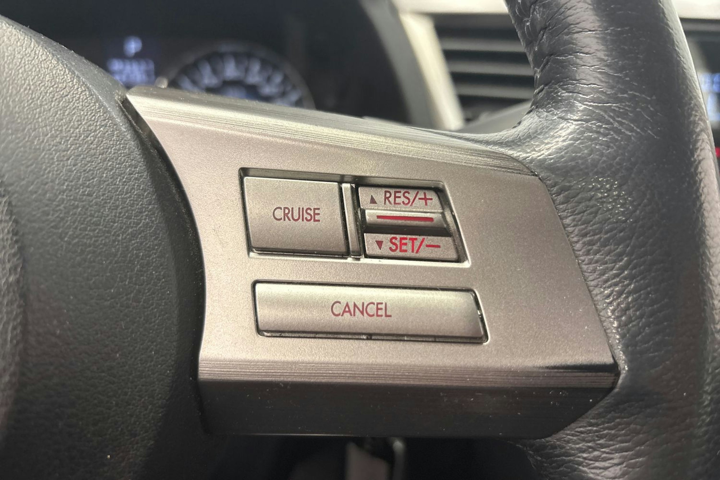 valkoinen Subaru Legacy 2010 kuva 16.