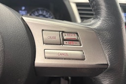 valkoinen Subaru Legacy 2010 kuva 16.