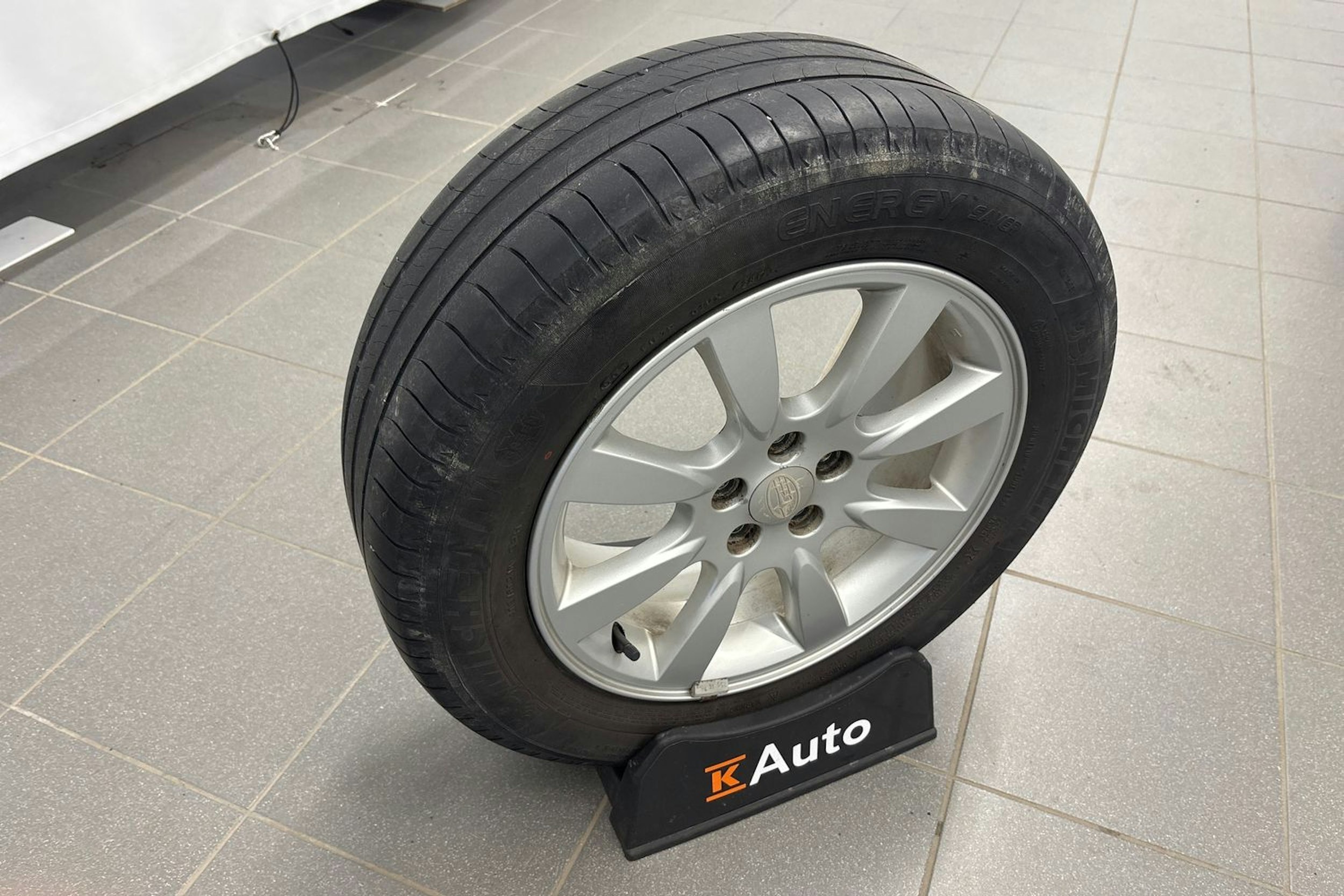 valkoinen Subaru Legacy 2010 kuva 20.