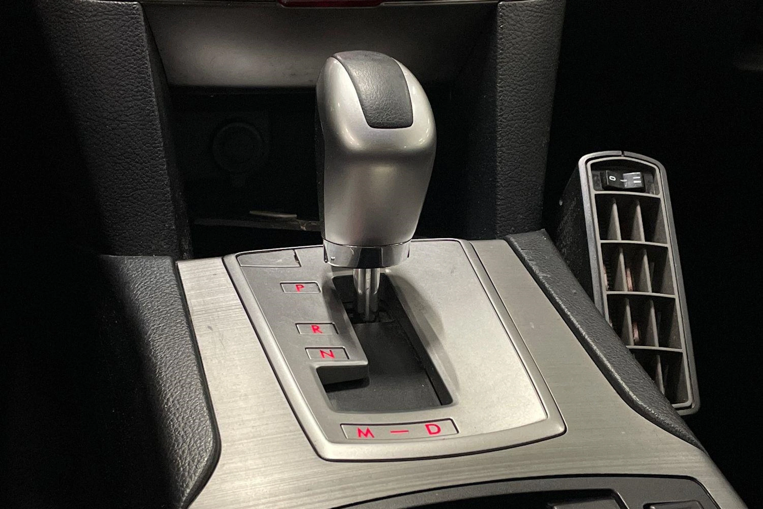 hopea Subaru Legacy 2010 kuva 22.