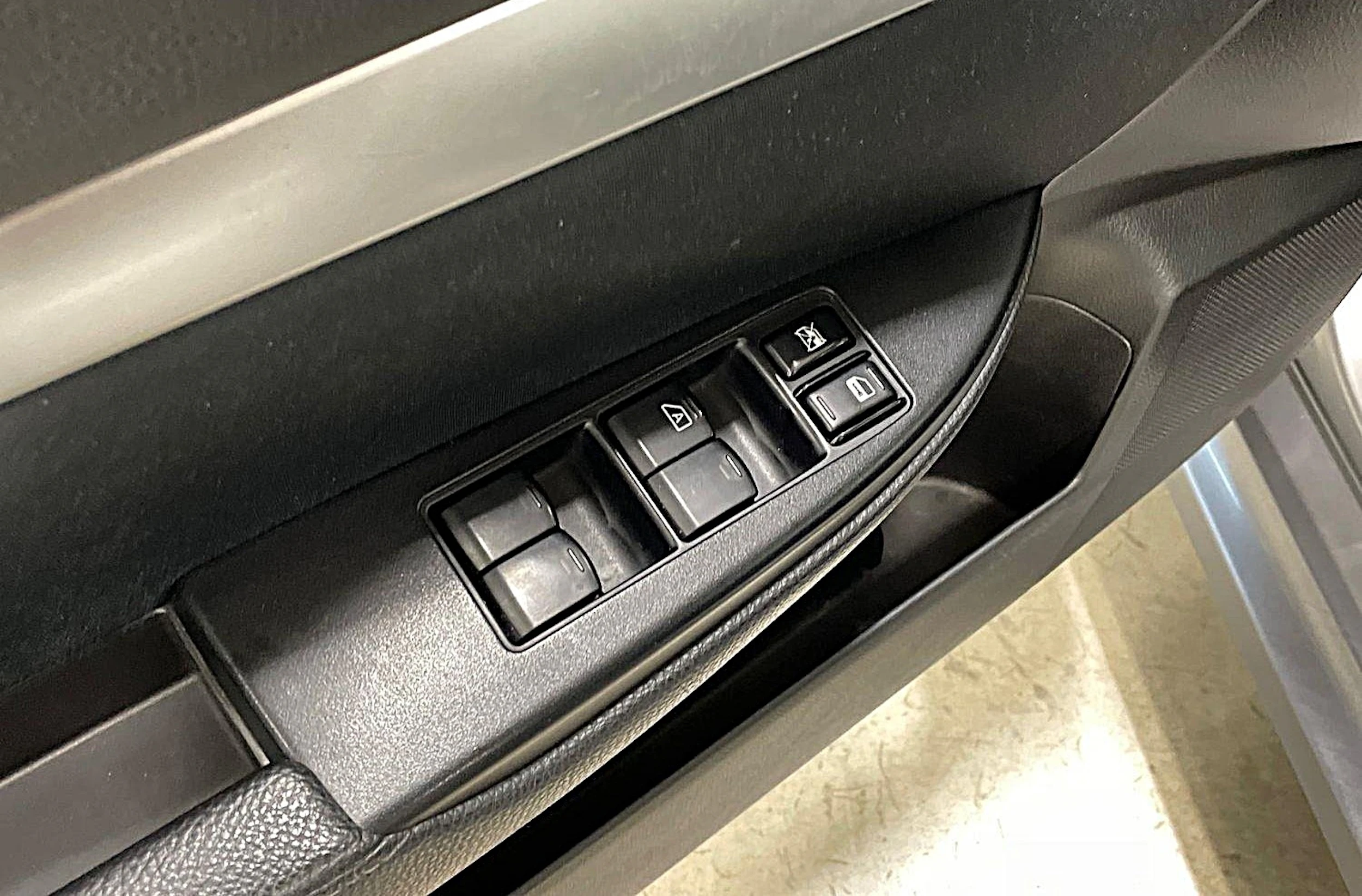 hopea Subaru Legacy 2010 kuva 25.