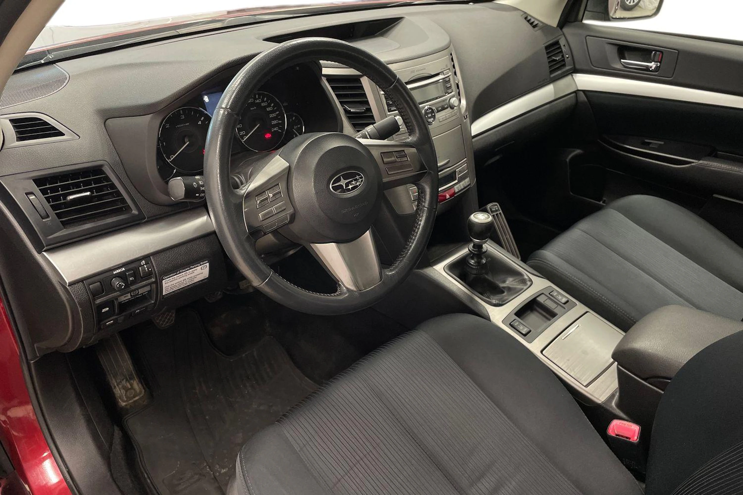 Punainen Subaru LEGACY 2011 kuva 6.