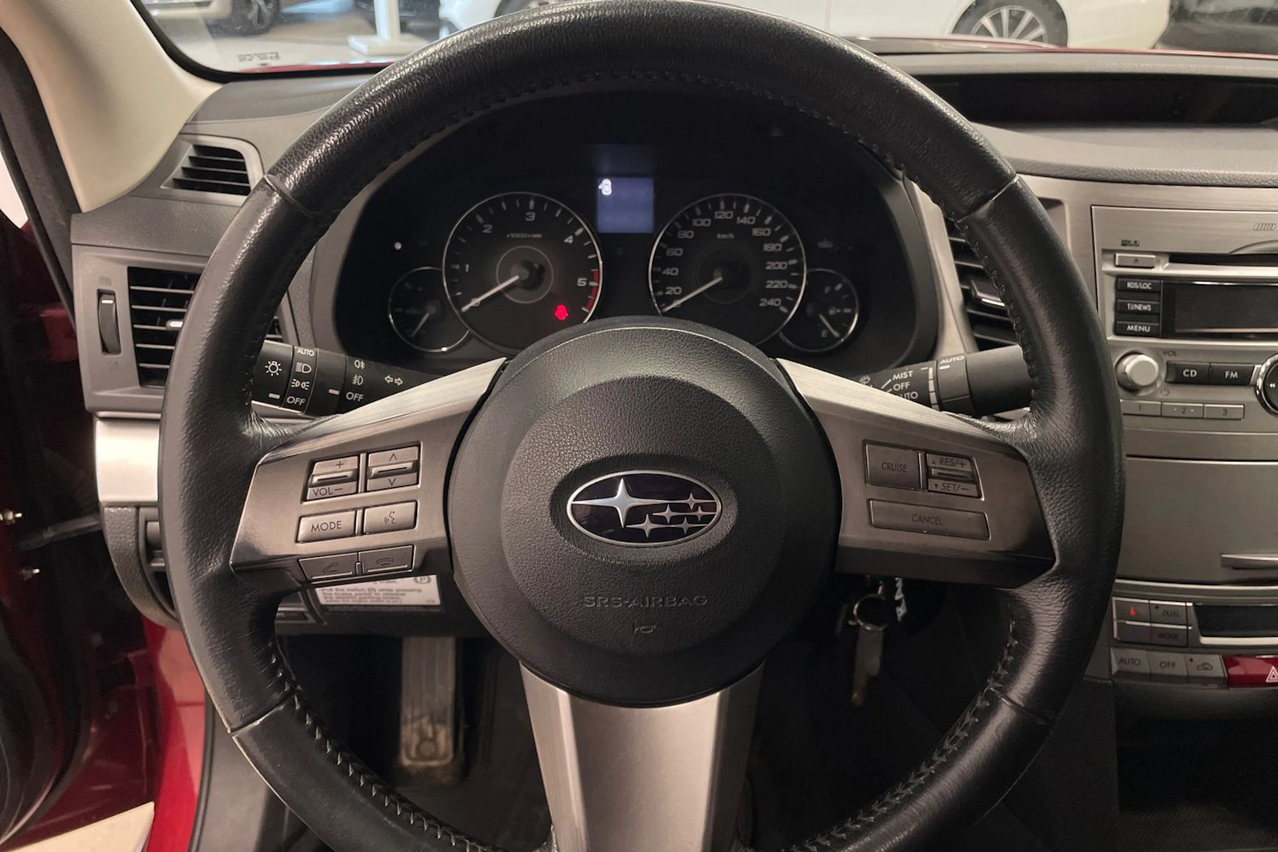 Punainen Subaru LEGACY 2011 kuva 14.