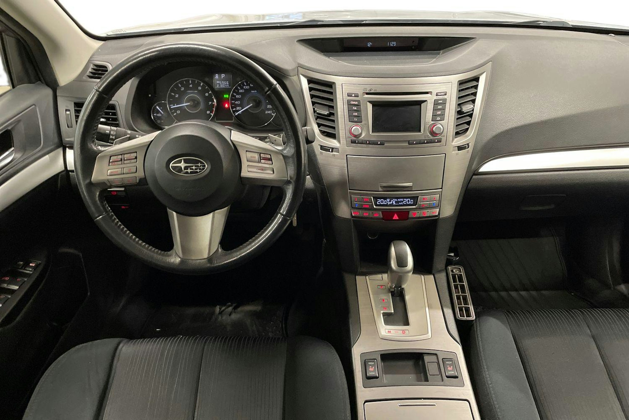 Hopea Subaru LEGACY 2012 kuva 9.