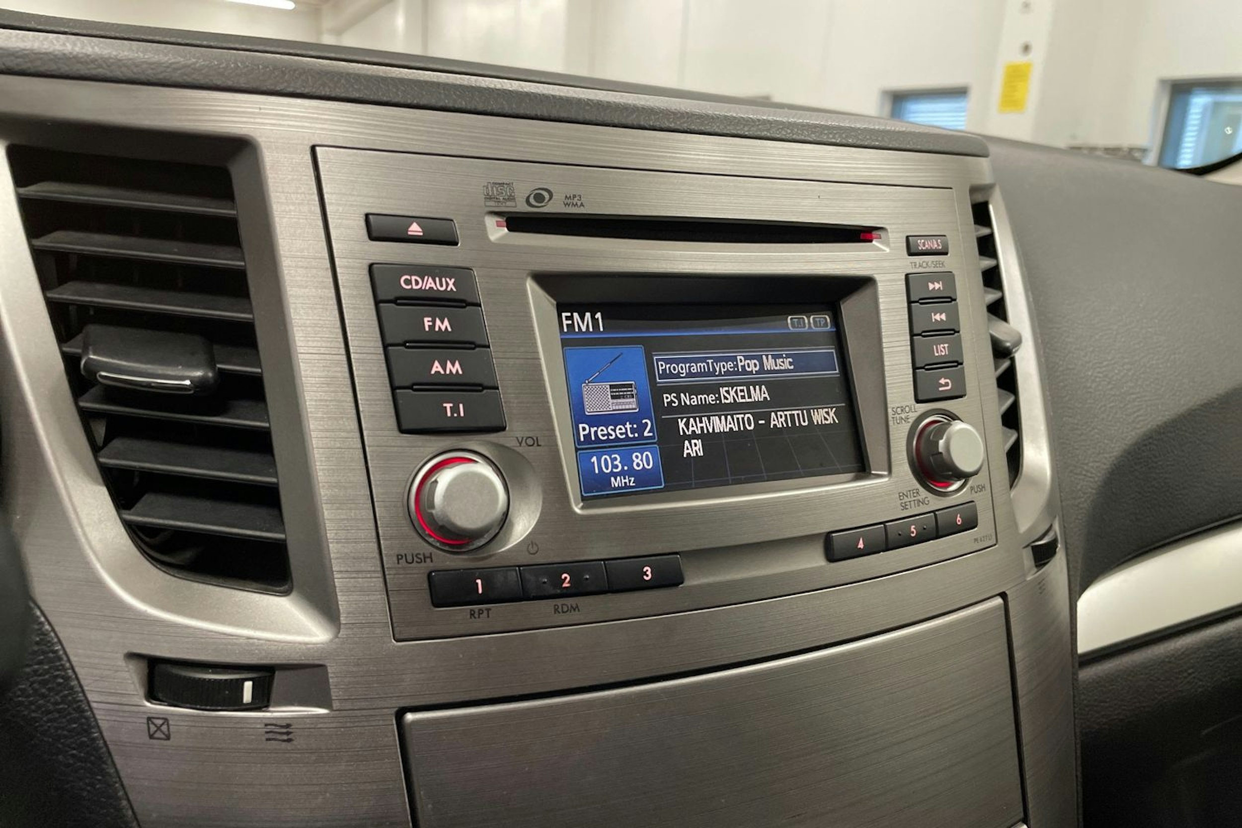 Hopea Subaru LEGACY 2012 kuva 19.