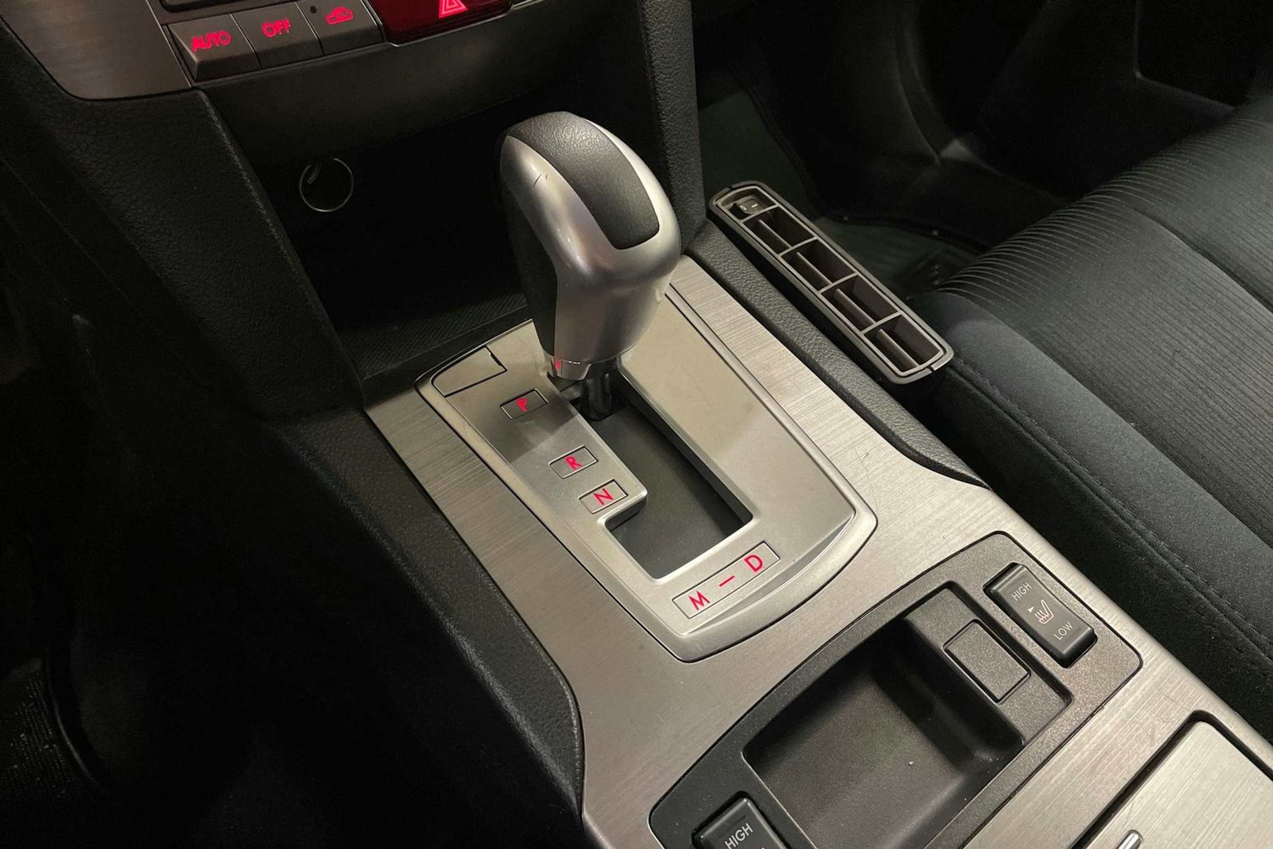 Hopea Subaru LEGACY 2012 kuva 21.