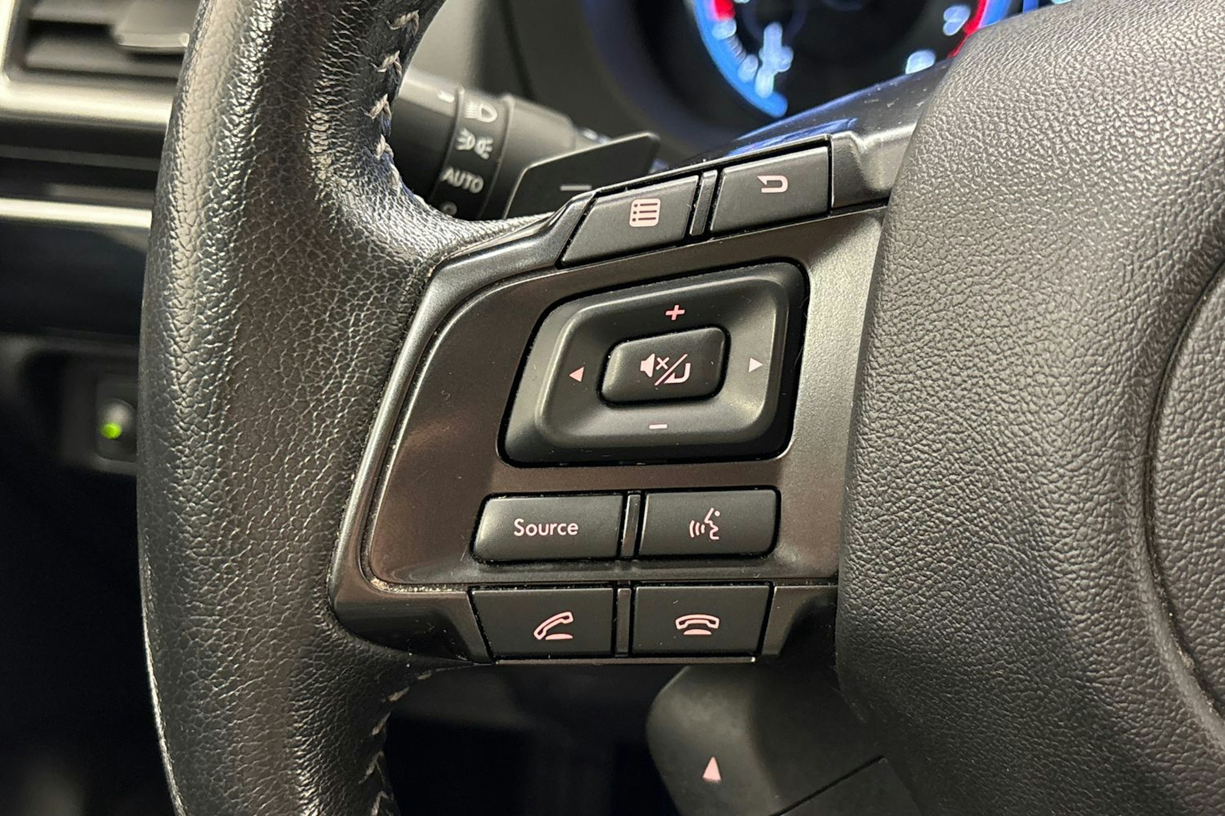 punainen Subaru Levorg 2016 kuva 15.