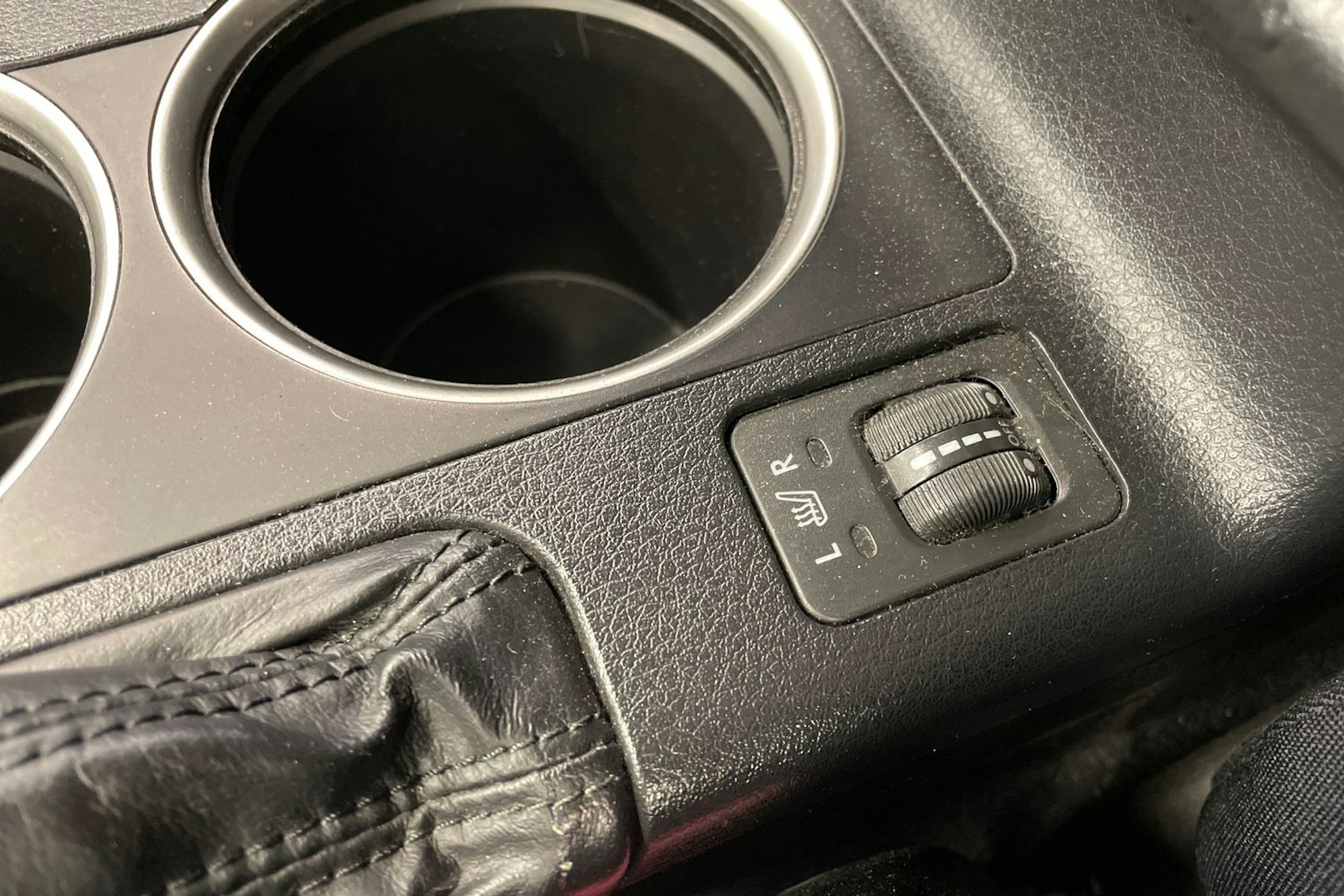 Harmaa Subaru Outback 2008 kuva 20.