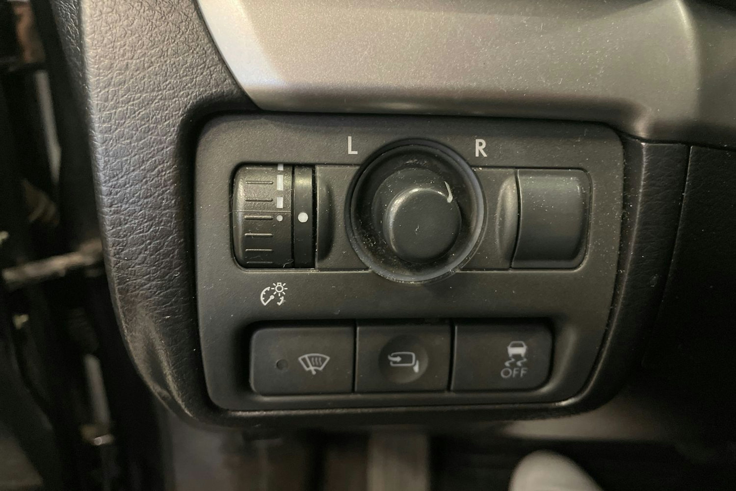 Harmaa Subaru Outback 2008 kuva 21.