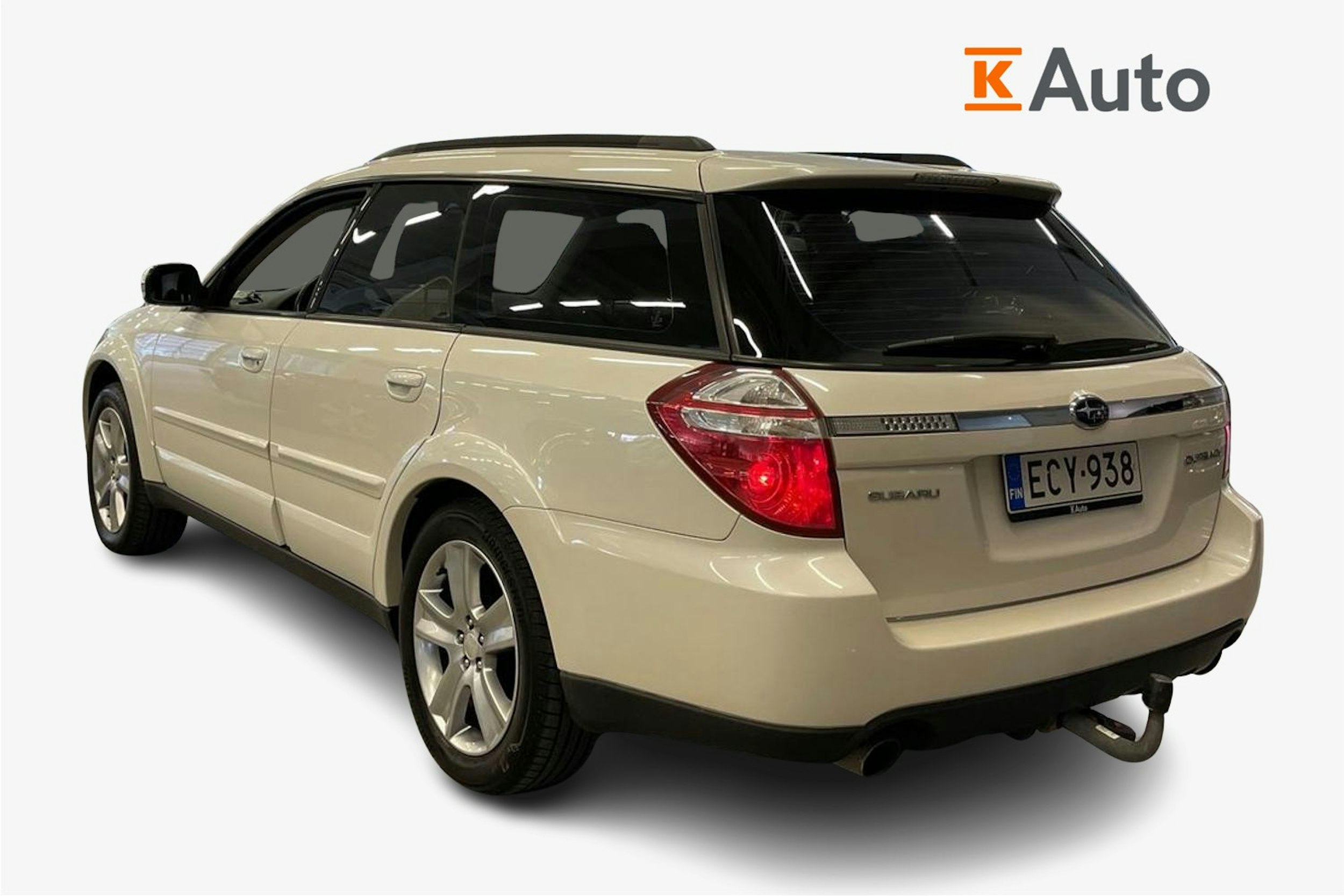 valkoinen Subaru Outback 2009 kuva 2.