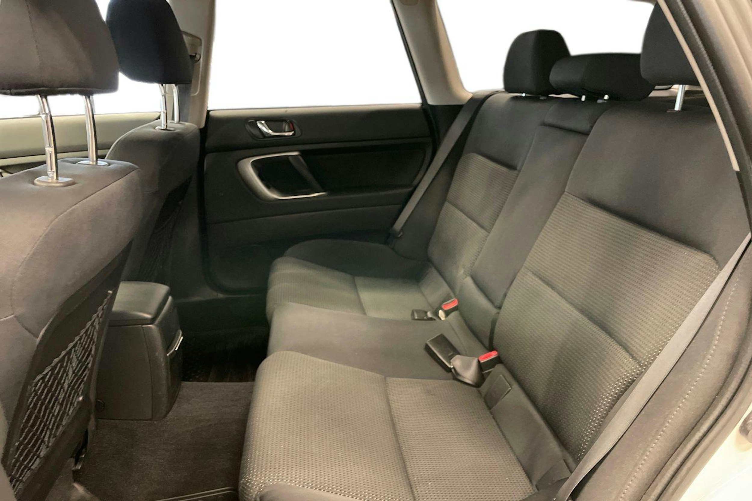 valkoinen Subaru Outback 2009 kuva 9.
