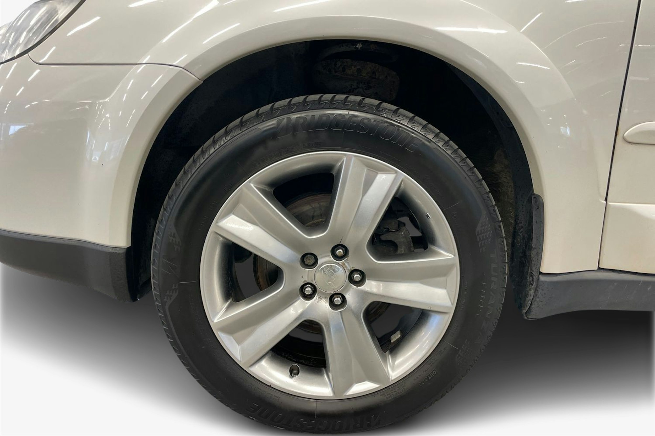 valkoinen Subaru Outback 2009 kuva 10.