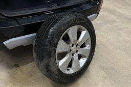 Musta Subaru Outback 2010 kuva 10.