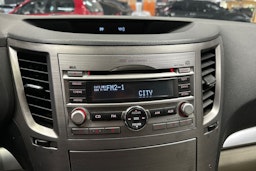 Musta Subaru Outback 2010 kuva 13.