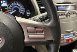 Musta Subaru Outback 2010 kuva 18.