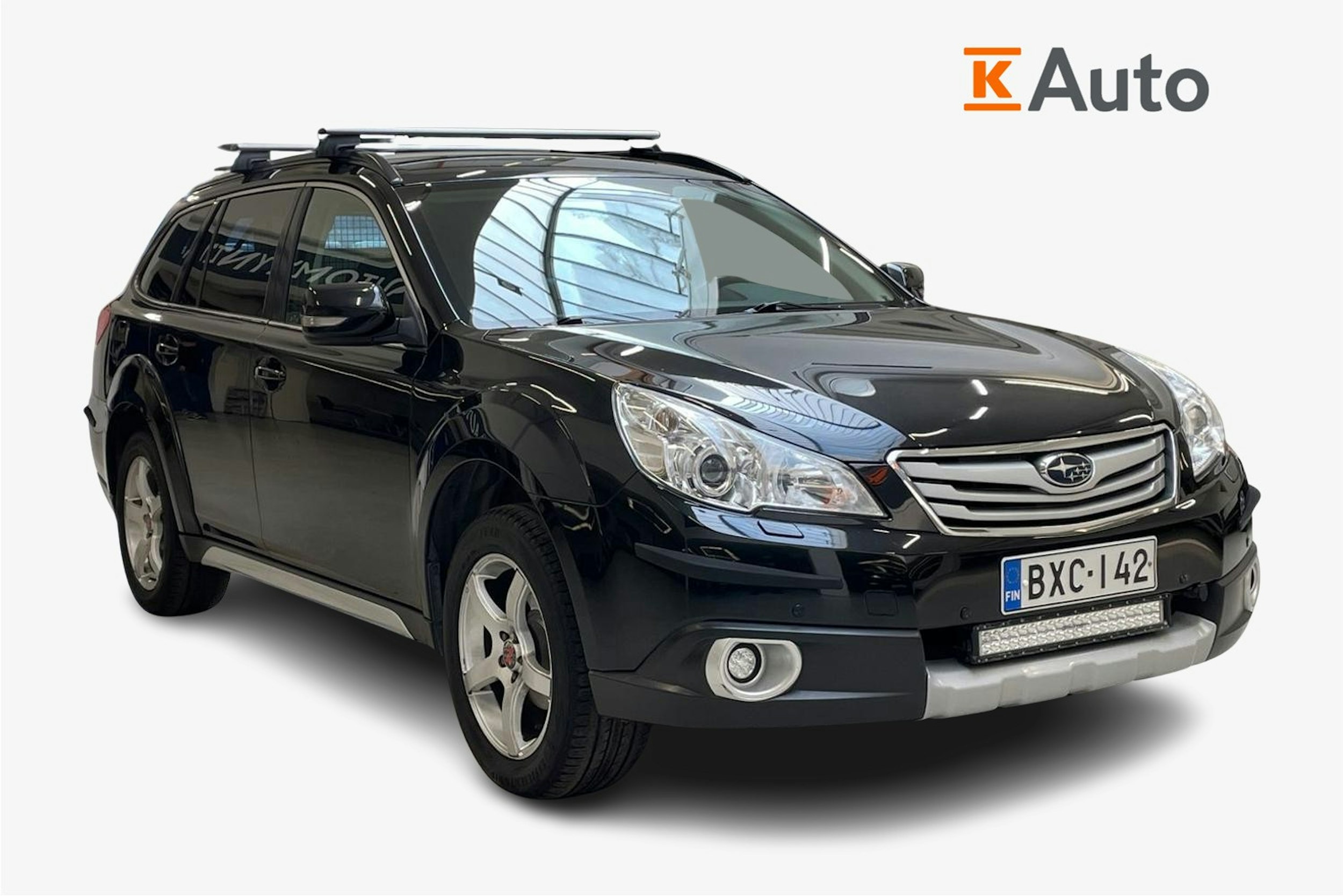 musta Subaru Outback 2011 kuva 1.