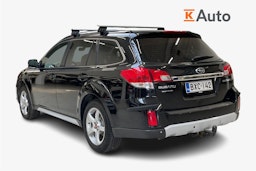 musta Subaru Outback 2011 kuva 2.