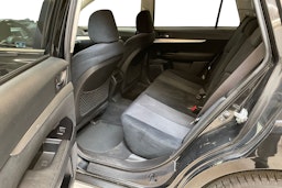 musta Subaru Outback 2011 kuva 10.
