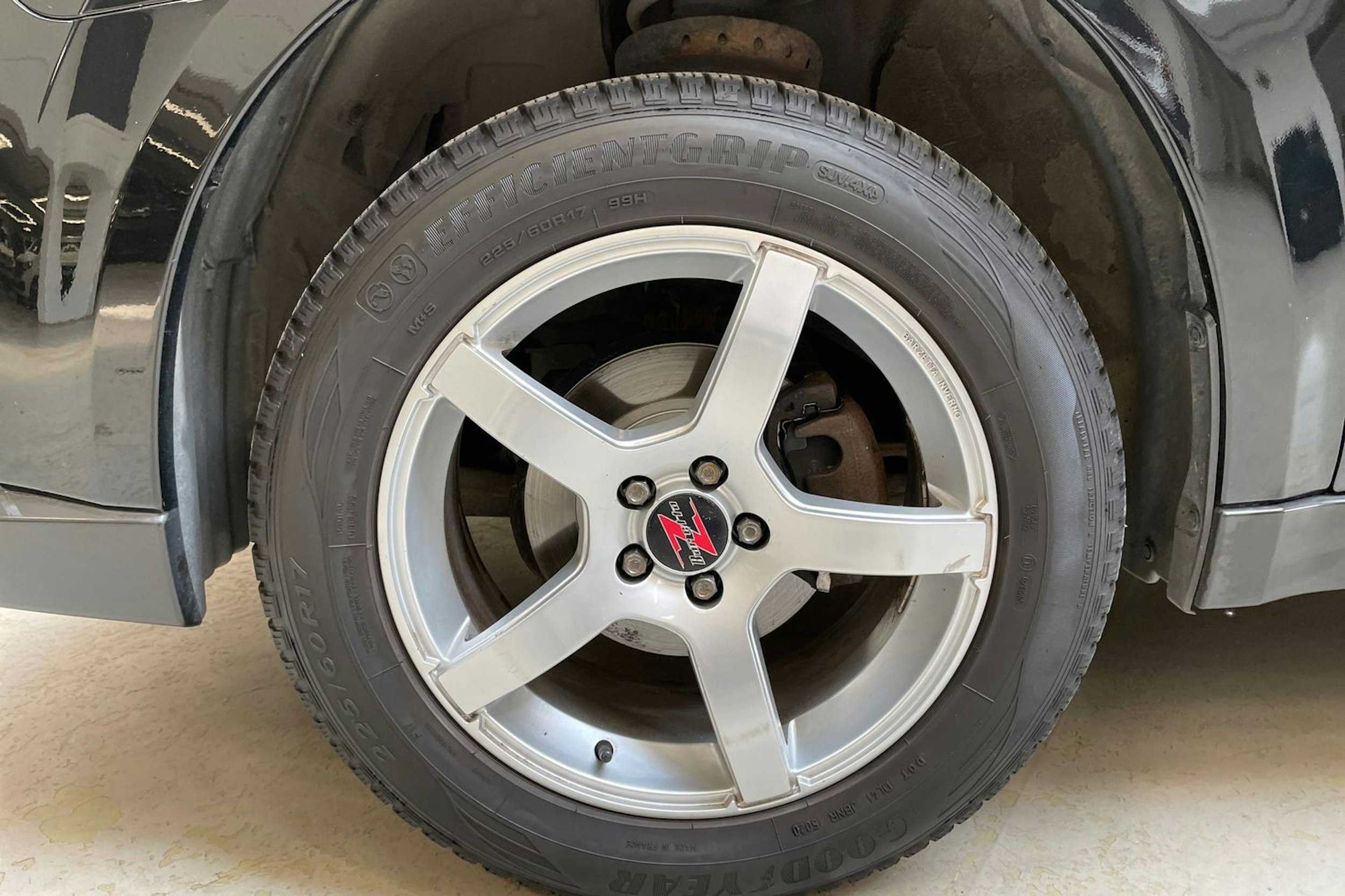 musta Subaru Outback 2011 kuva 13.