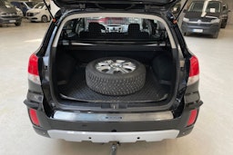 musta Subaru Outback 2011 kuva 14.