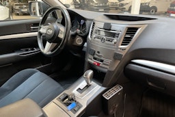musta Subaru Outback 2011 kuva 18.