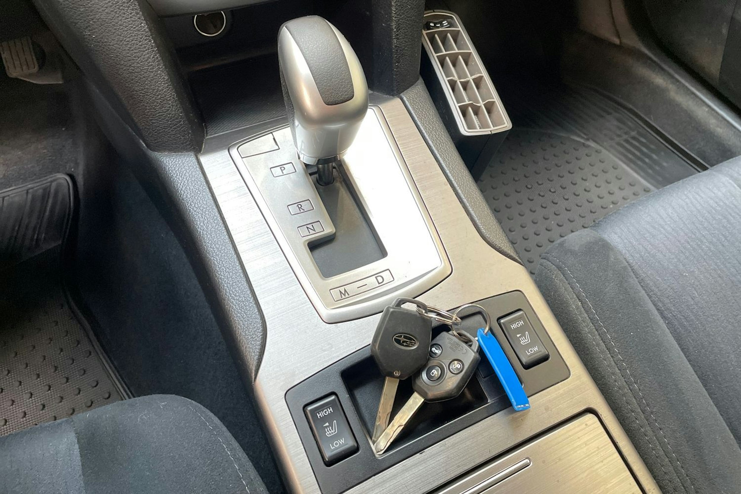 musta Subaru Outback 2011 kuva 20.