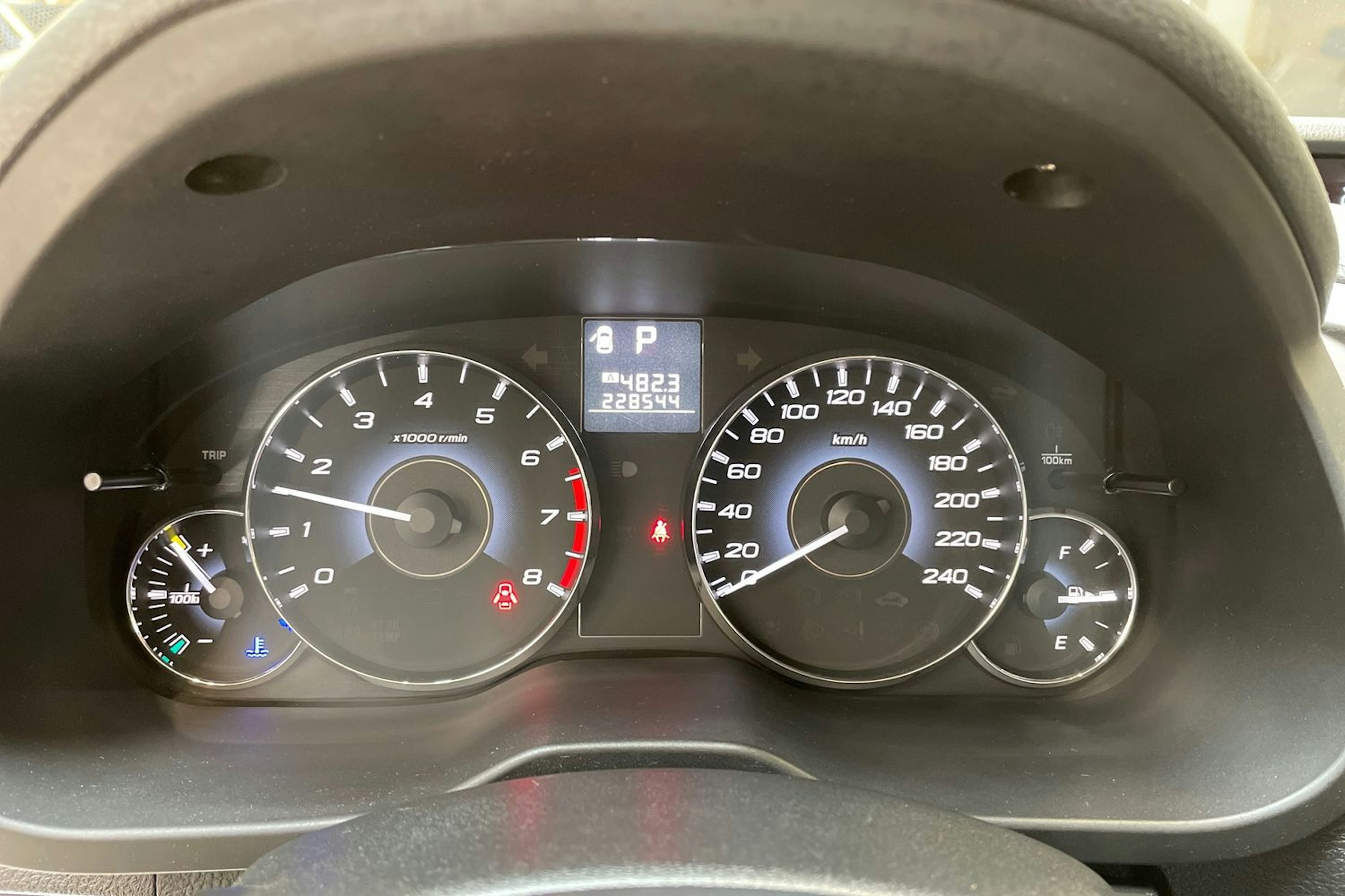 musta Subaru Outback 2011 kuva 21.