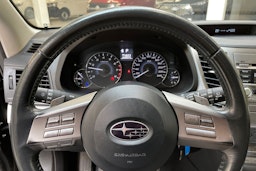 musta Subaru Outback 2011 kuva 22.