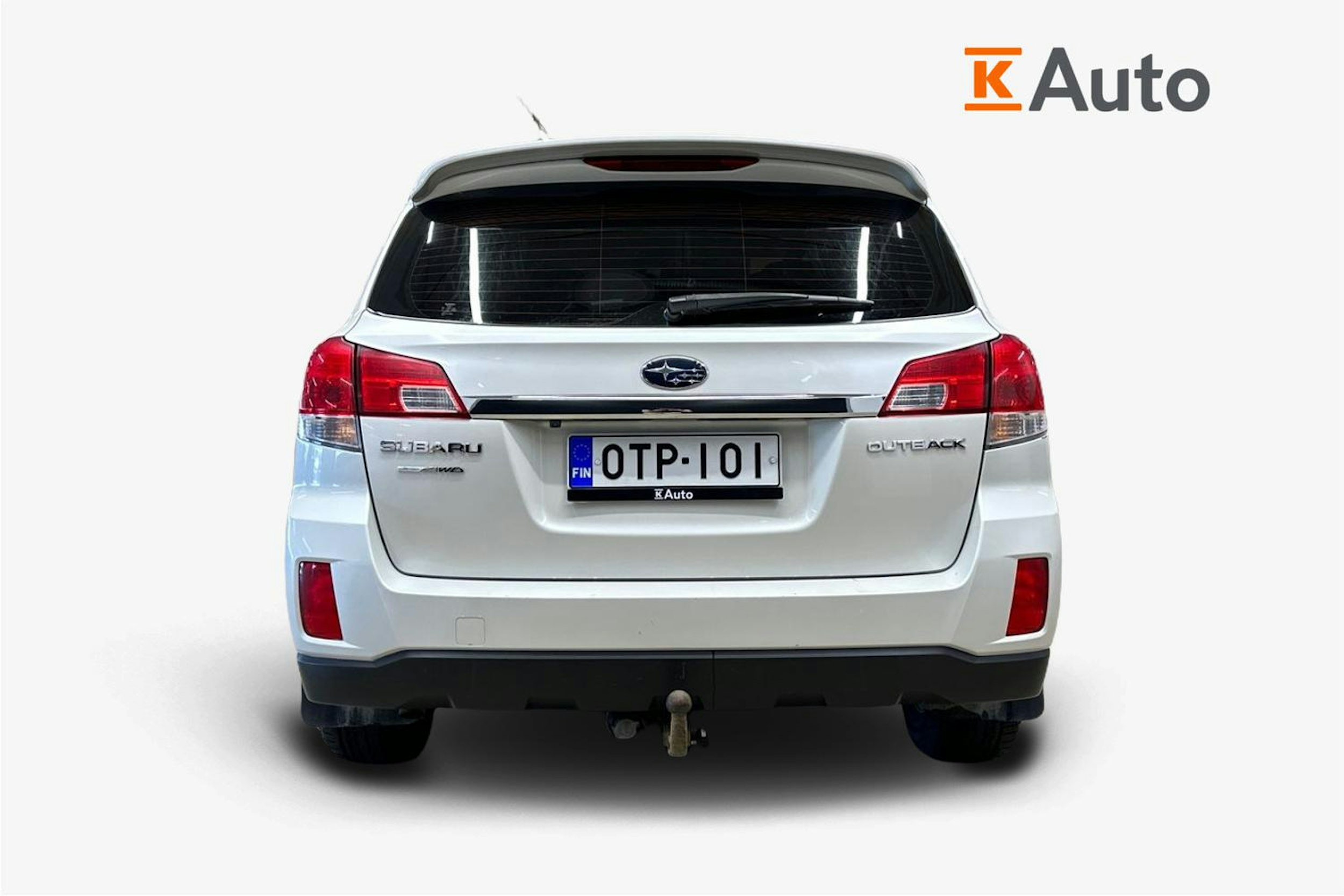 valkoinen Subaru Outback 2012 kuva 3.
