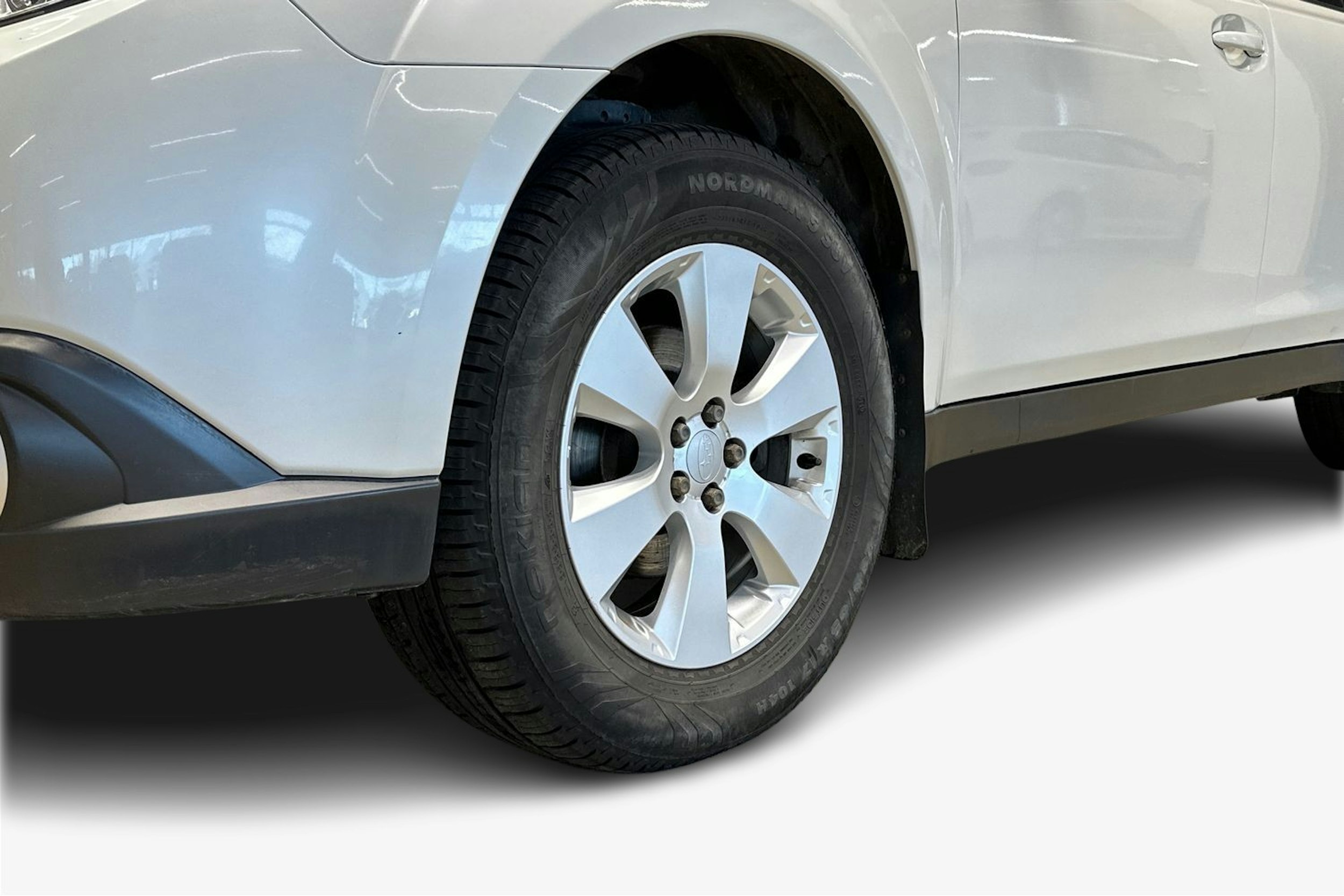 valkoinen Subaru Outback 2012 kuva 7.