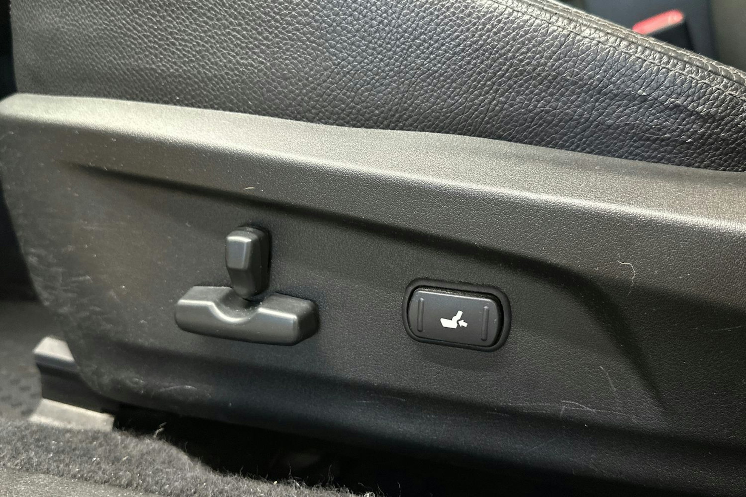 valkoinen Subaru Outback 2012 kuva 16.