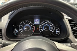 valkoinen Subaru Outback 2012 kuva 22.