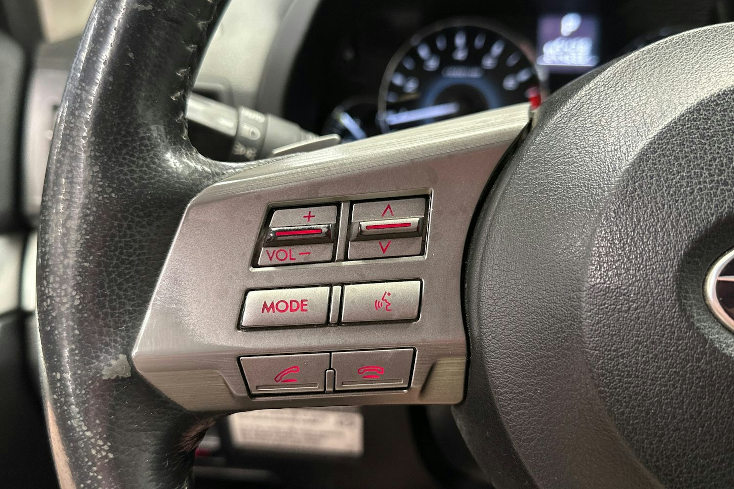 valkoinen Subaru Outback 2012 kuva 23.