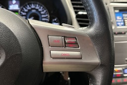 valkoinen Subaru Outback 2012 kuva 24.