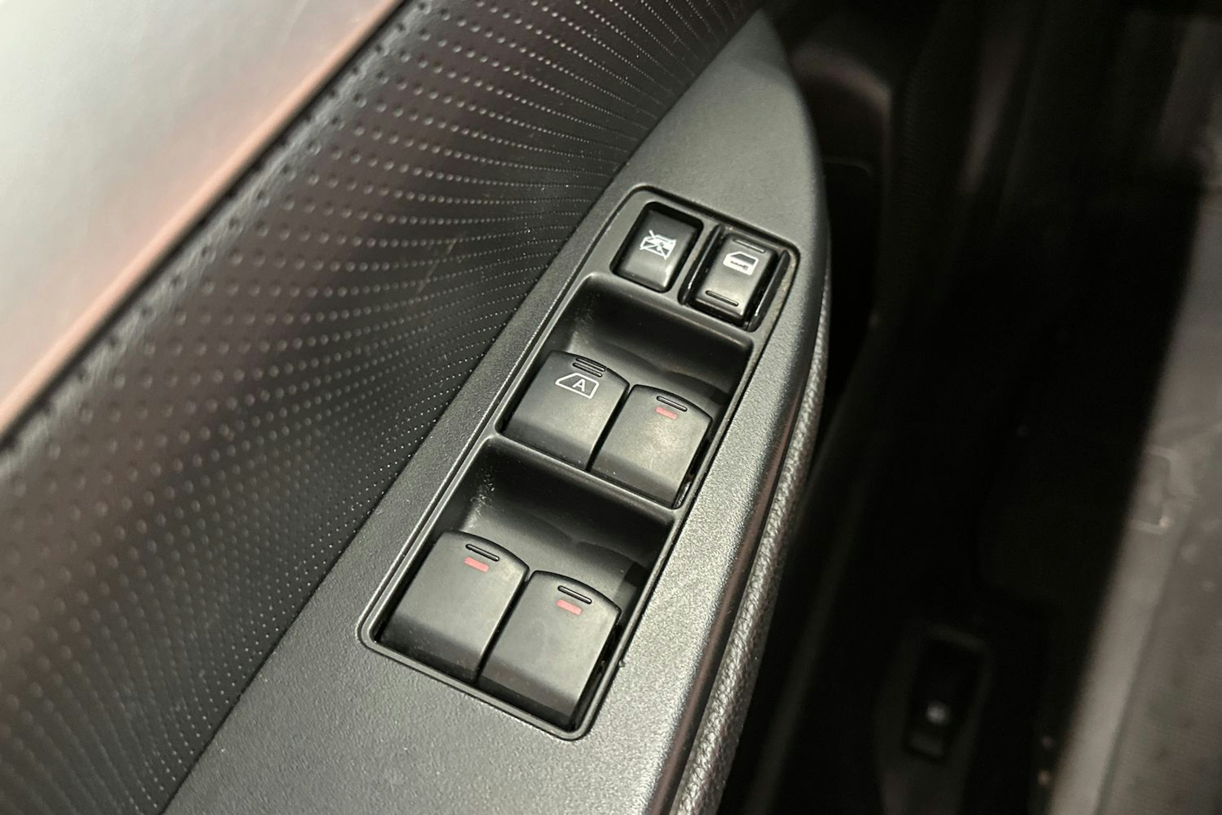 valkoinen Subaru Outback 2012 kuva 27.