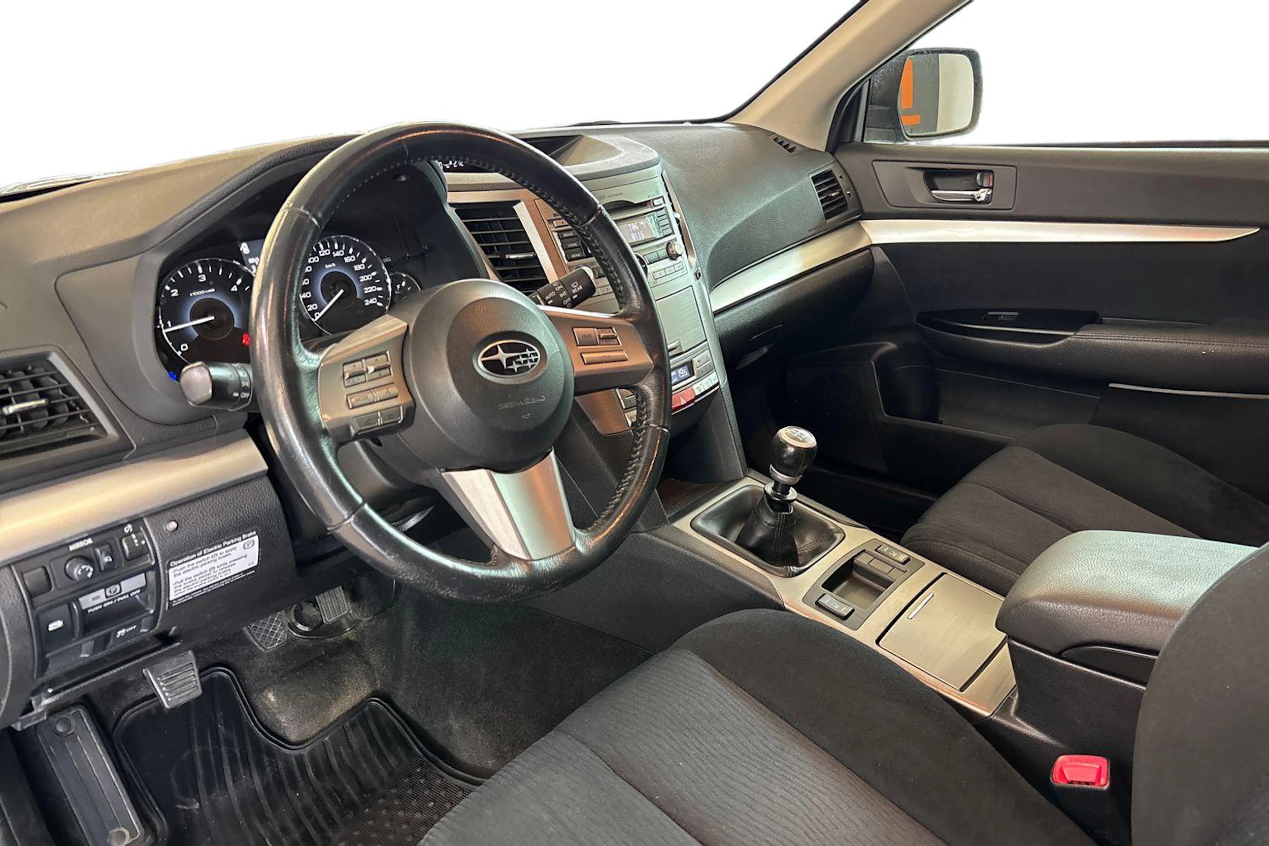 Musta Subaru Outback 2012 kuva 6.