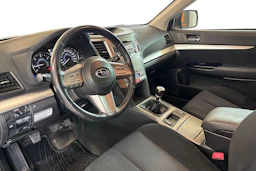 Musta Subaru Outback 2012 kuva 6.