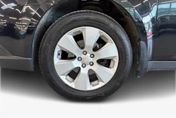 Musta Subaru Outback 2012 kuva 9.