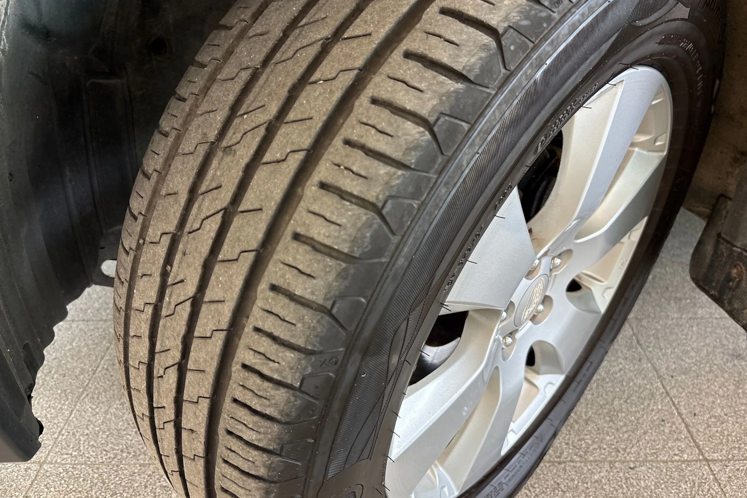Musta Subaru Outback 2012 kuva 10.
