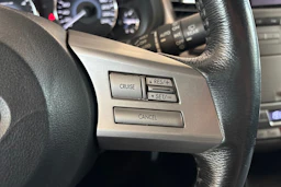 Musta Subaru Outback 2012 kuva 12.