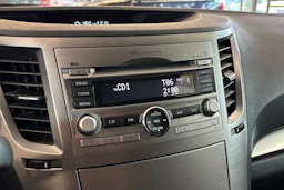 Musta Subaru Outback 2012 kuva 14.