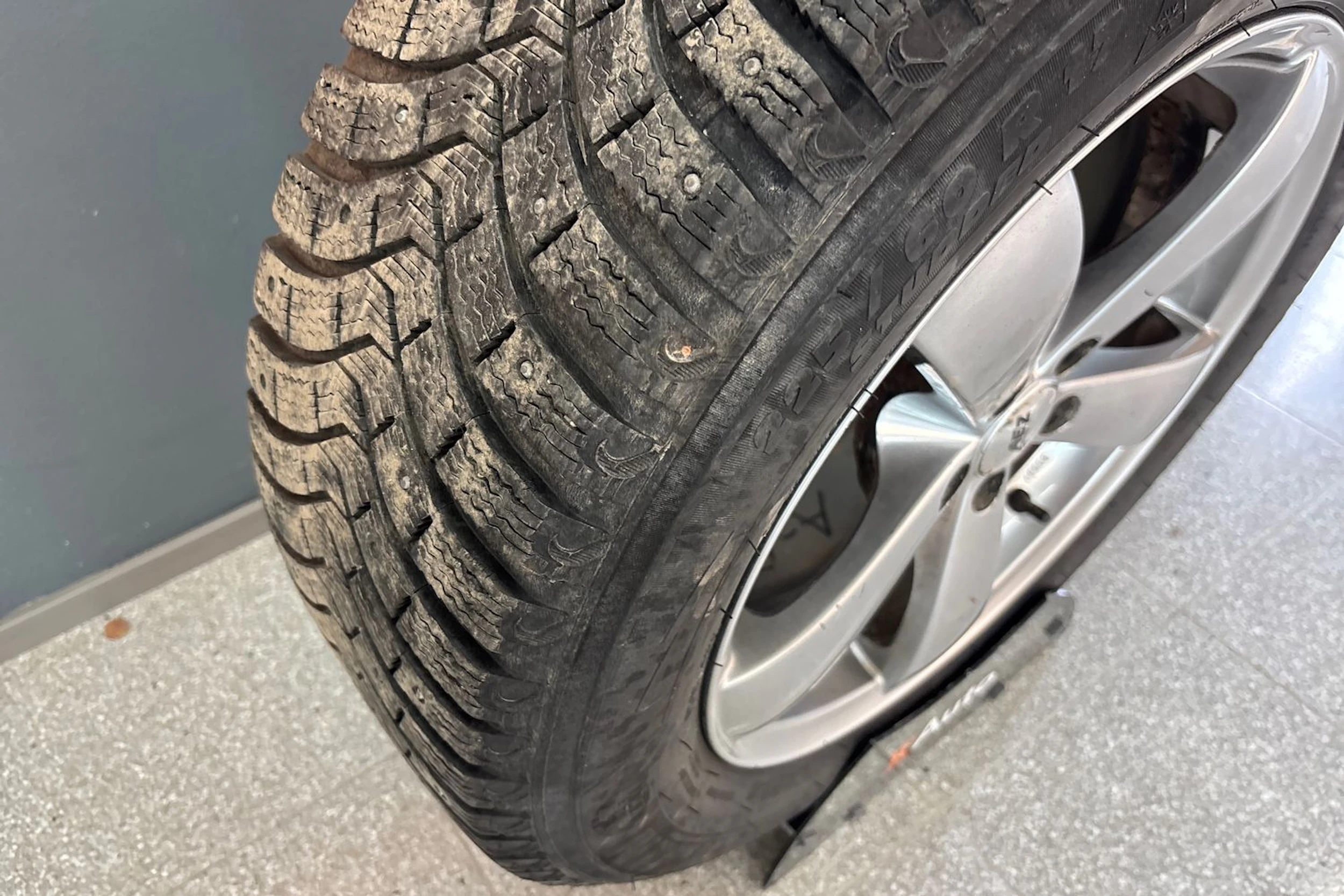 Musta Subaru Outback 2012 kuva 19.