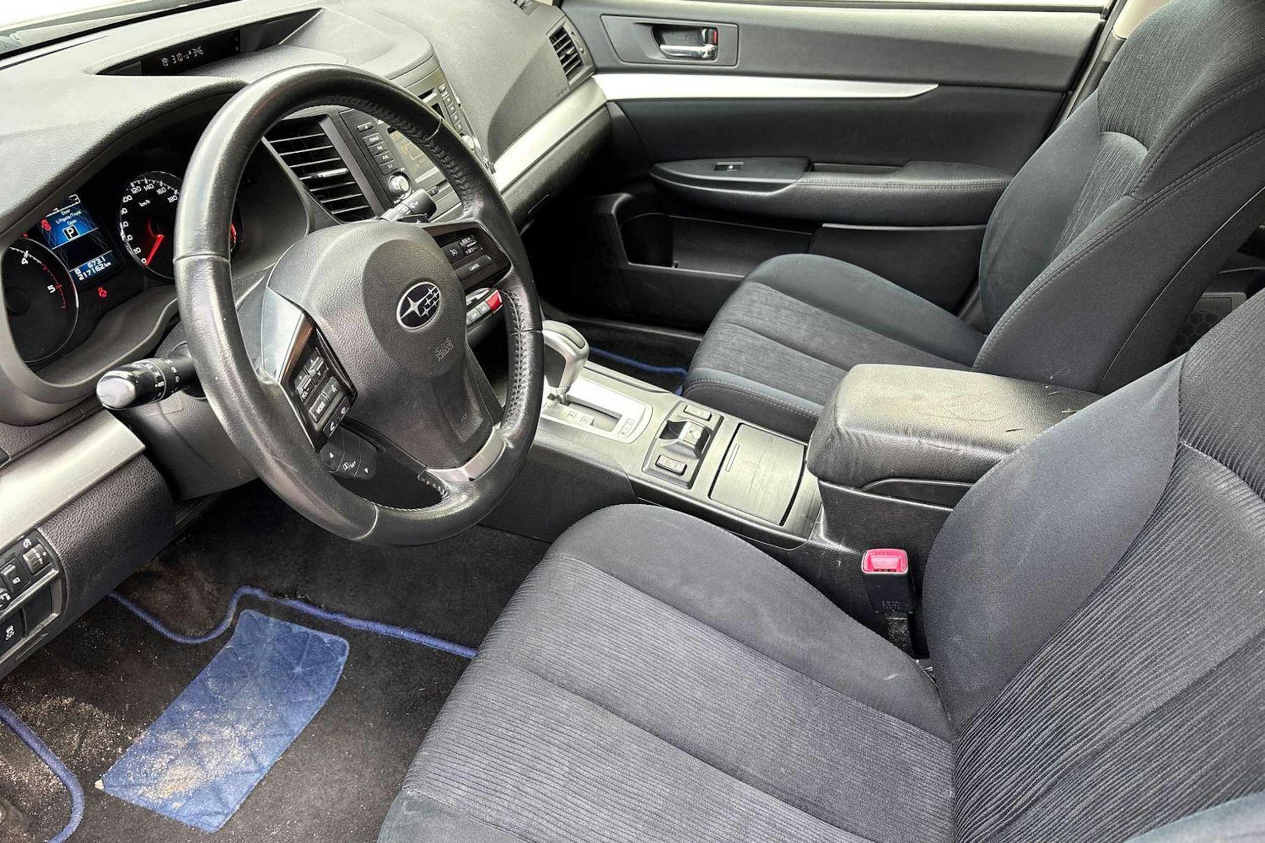 harmaa Subaru Outback 2013 kuva 7.