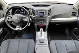 harmaa Subaru Outback 2013 kuva 9.